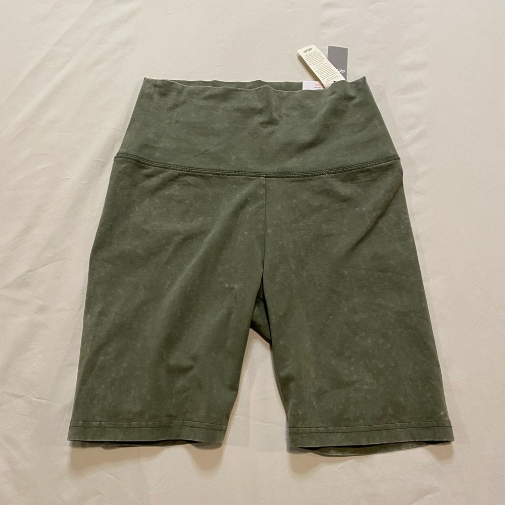SOLD Aerie biker shorts green women’s size small NWT